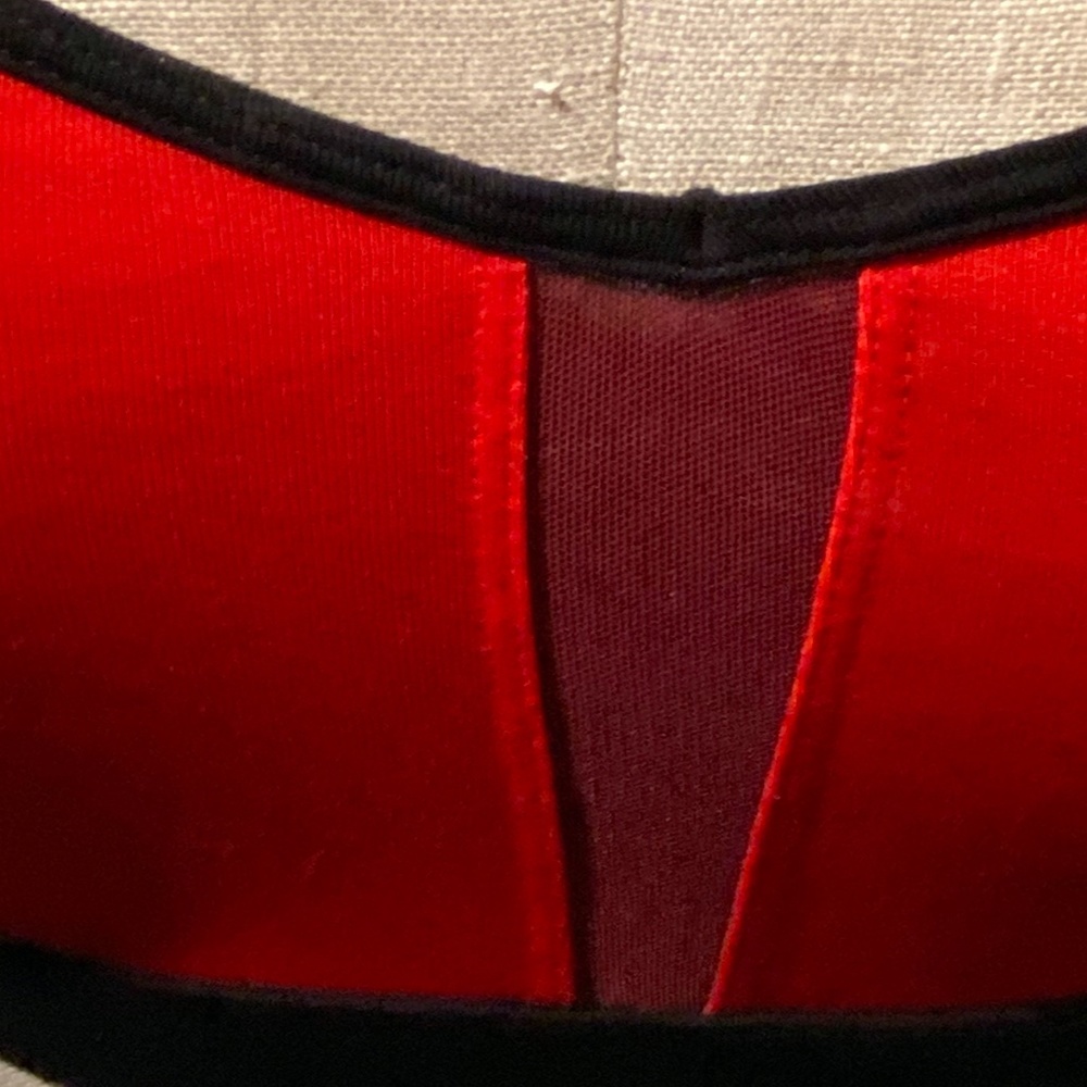 ALO YOGA RED MULTI SPORTS BRA SZ M - Picture 2 of 3